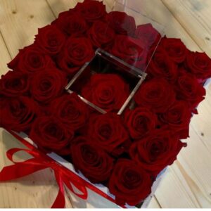 Box/Scatola elegante 25 rose rosse